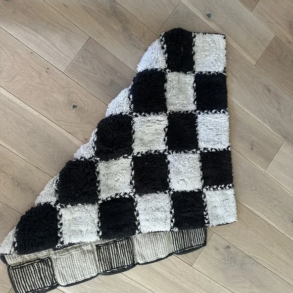 MacKenzie-Childs Black and White Checkered Door Mat - Picture 7 of 8